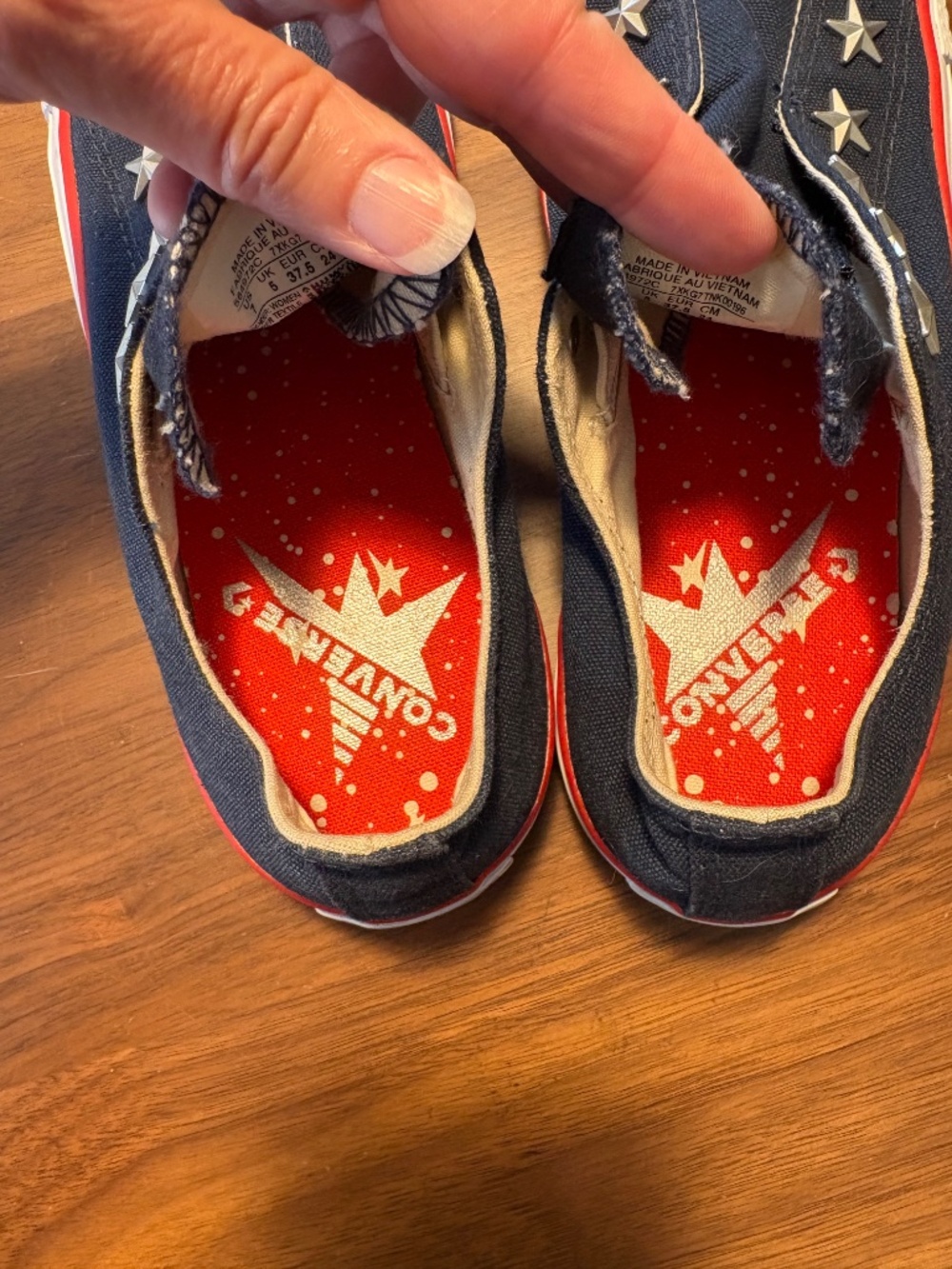 Converse patriotic star sneakers - size 7 - Picture 5 of 10